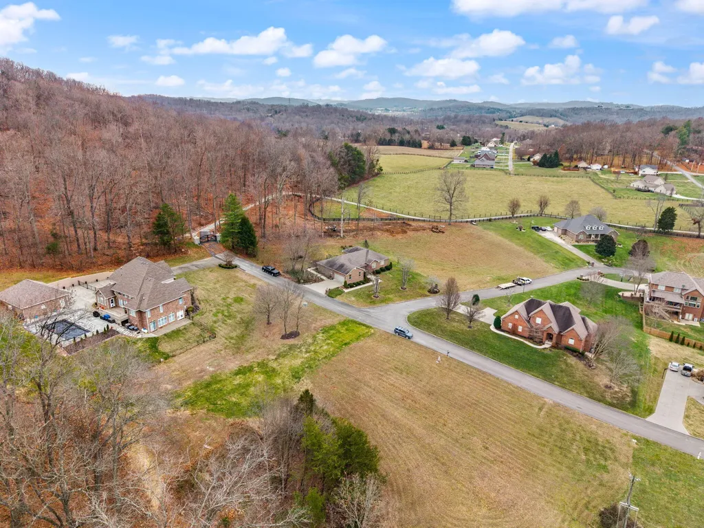 871 Woods Edge Drive Somerset KY 42503