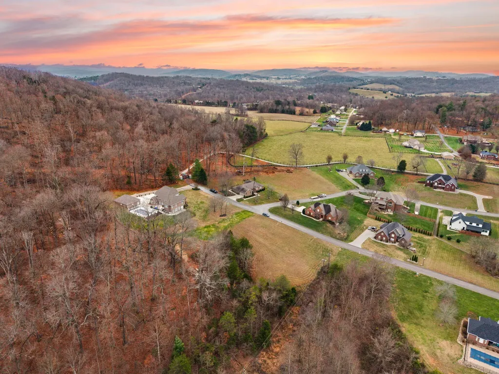 871 Woods Edge Drive Somerset KY 42503