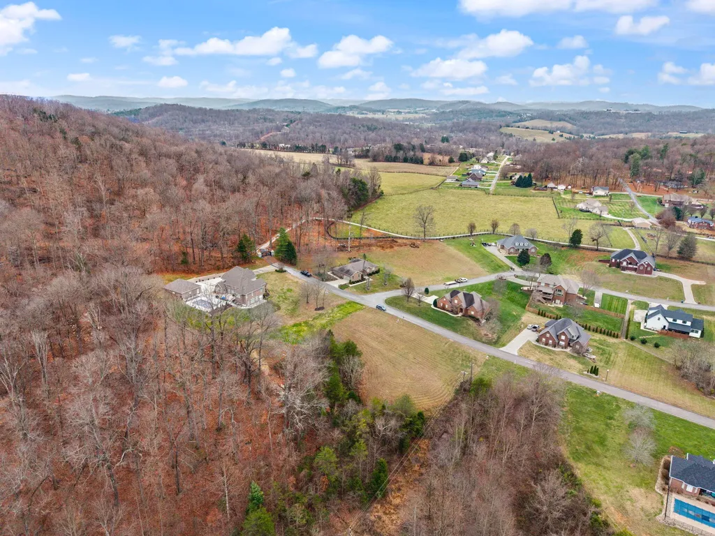 871 Woods Edge Drive Somerset KY 42503