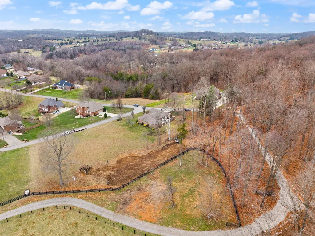 871 Woods Edge Drive Somerset KY 42503