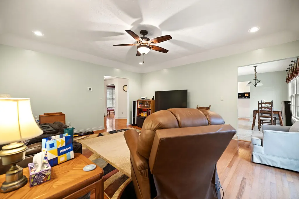 871 Woods Edge Drive Somerset KY 42503