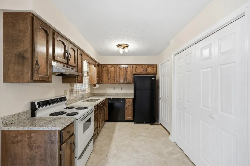 11 Castleford Way Middlesboro KY 40965