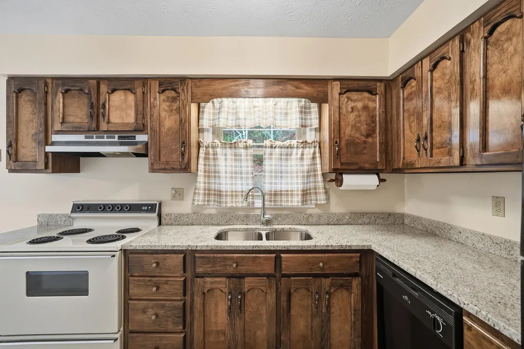 11 Castleford Way Middlesboro KY 40965