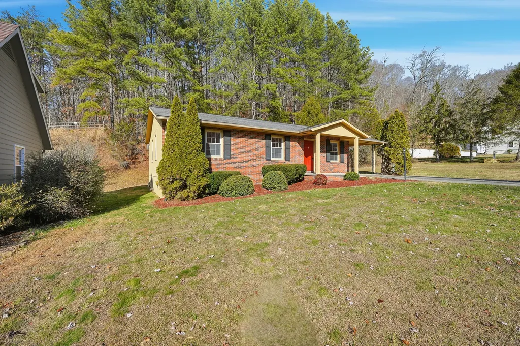 11 Castleford Way Middlesboro KY 40965