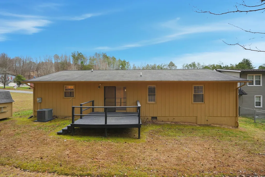 11 Castleford Way Middlesboro KY 40965