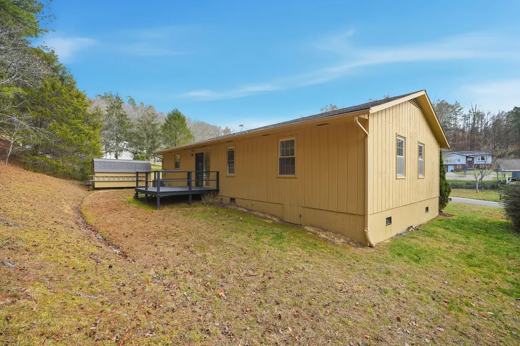 11 Castleford Way Middlesboro KY 40965