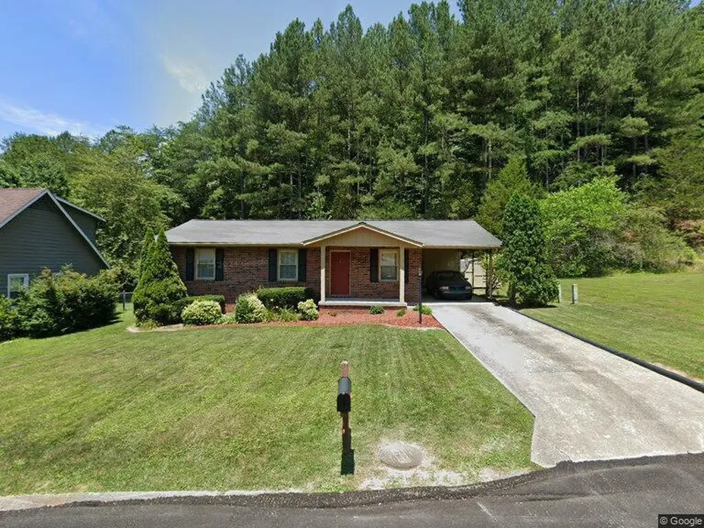 11 Castleford Way Middlesboro KY 40965