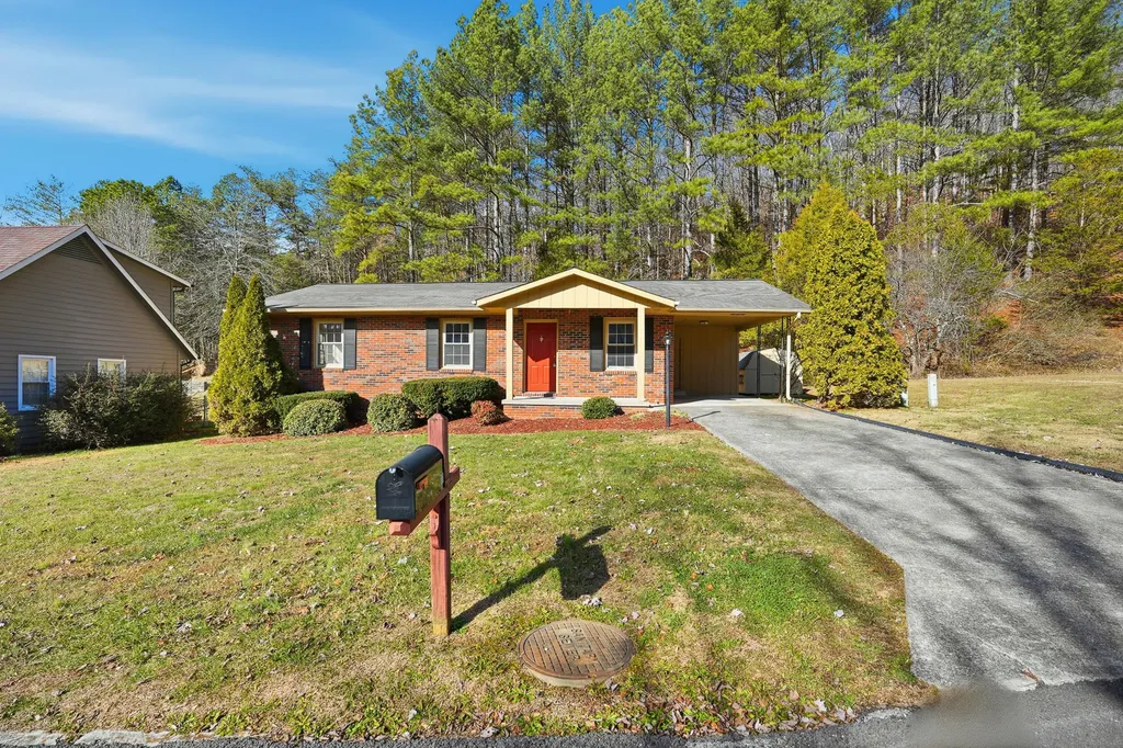11 Castleford Way Middlesboro KY 40965