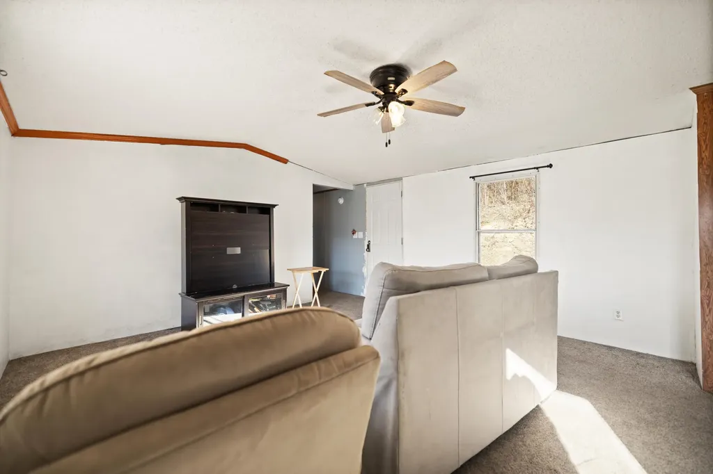 63 Elisha B Lane Mayking KY 41837