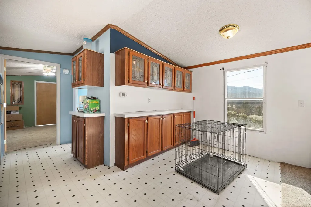 63 Elisha B Lane Mayking KY 41837