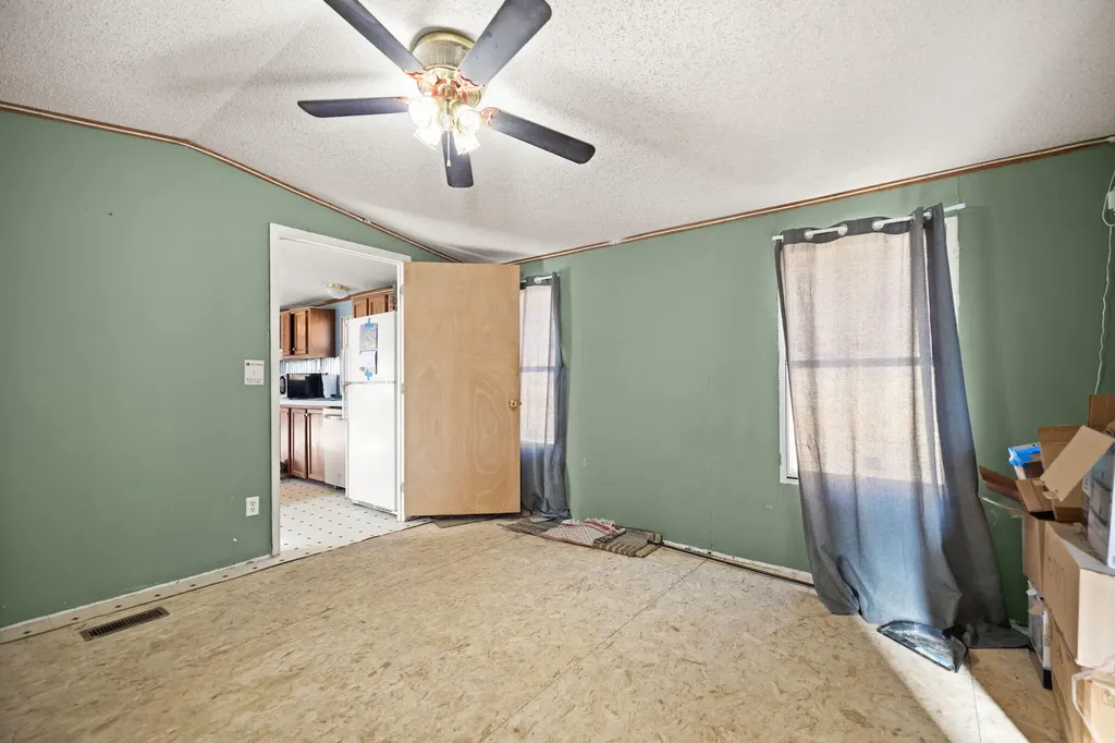 63 Elisha B Lane Mayking KY 41837