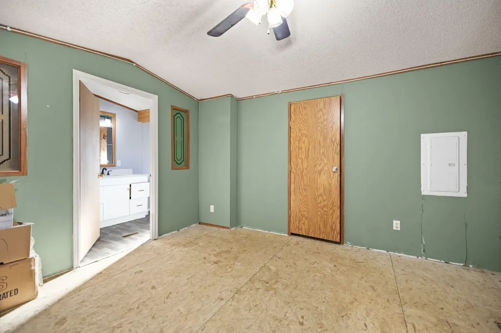 63 Elisha B Lane Mayking KY 41837