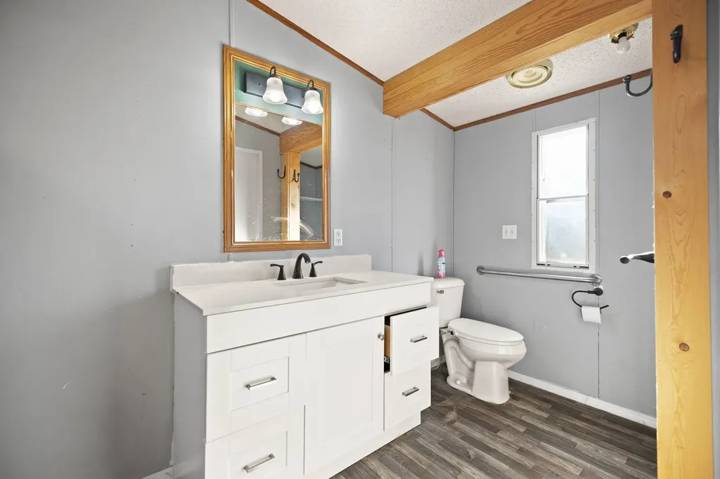 63 Elisha B Lane Mayking KY 41837