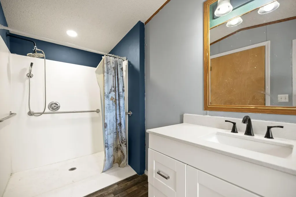 63 Elisha B Lane Mayking KY 41837