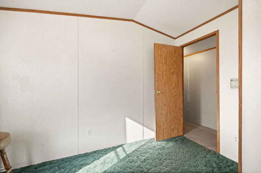 63 Elisha B Lane Mayking KY 41837
