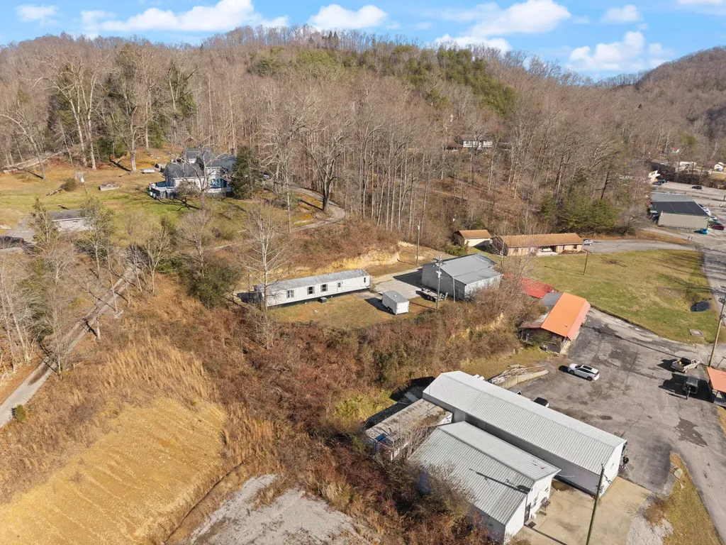 63 Elisha B Lane Mayking KY 41837