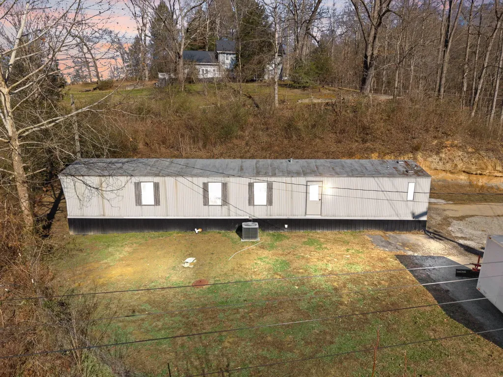 63 Elisha B Lane Mayking KY 41837