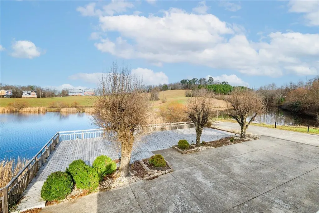 430 Tom Jensen Highway London KY 40741