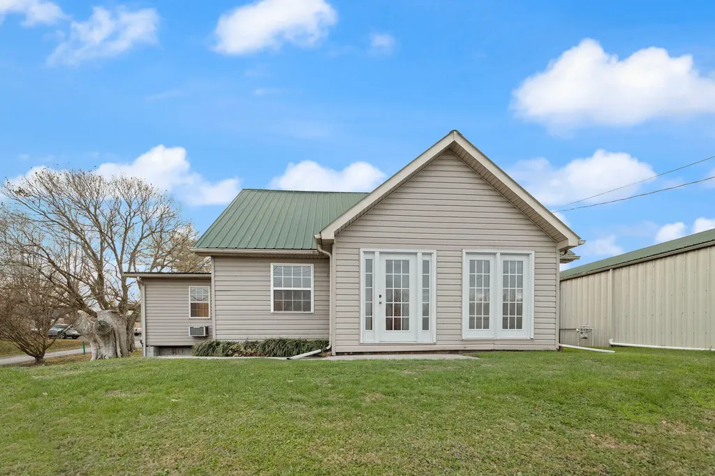 2435 N Laurel Road London KY 40741
