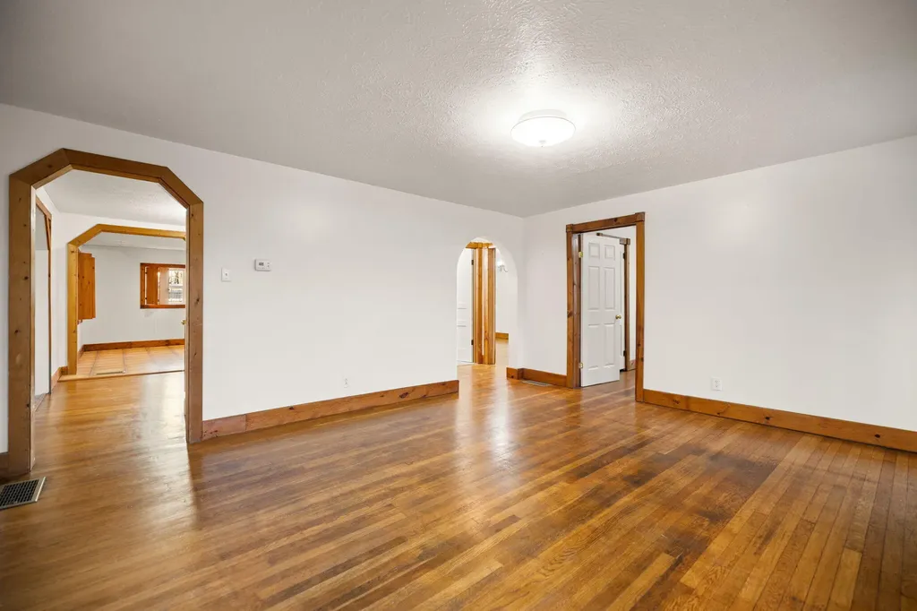 2435 N Laurel Road London KY 40741