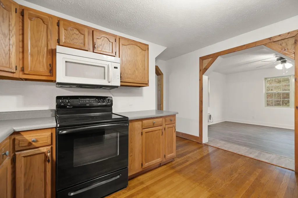 2435 N Laurel Road London KY 40741