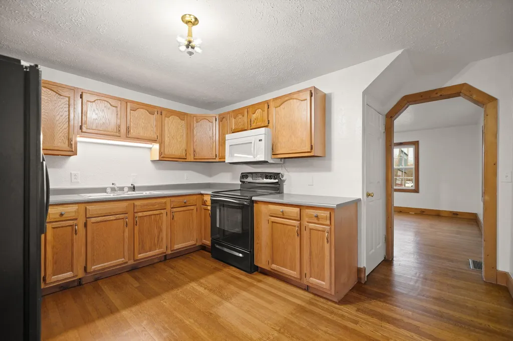 2435 N Laurel Road London KY 40741