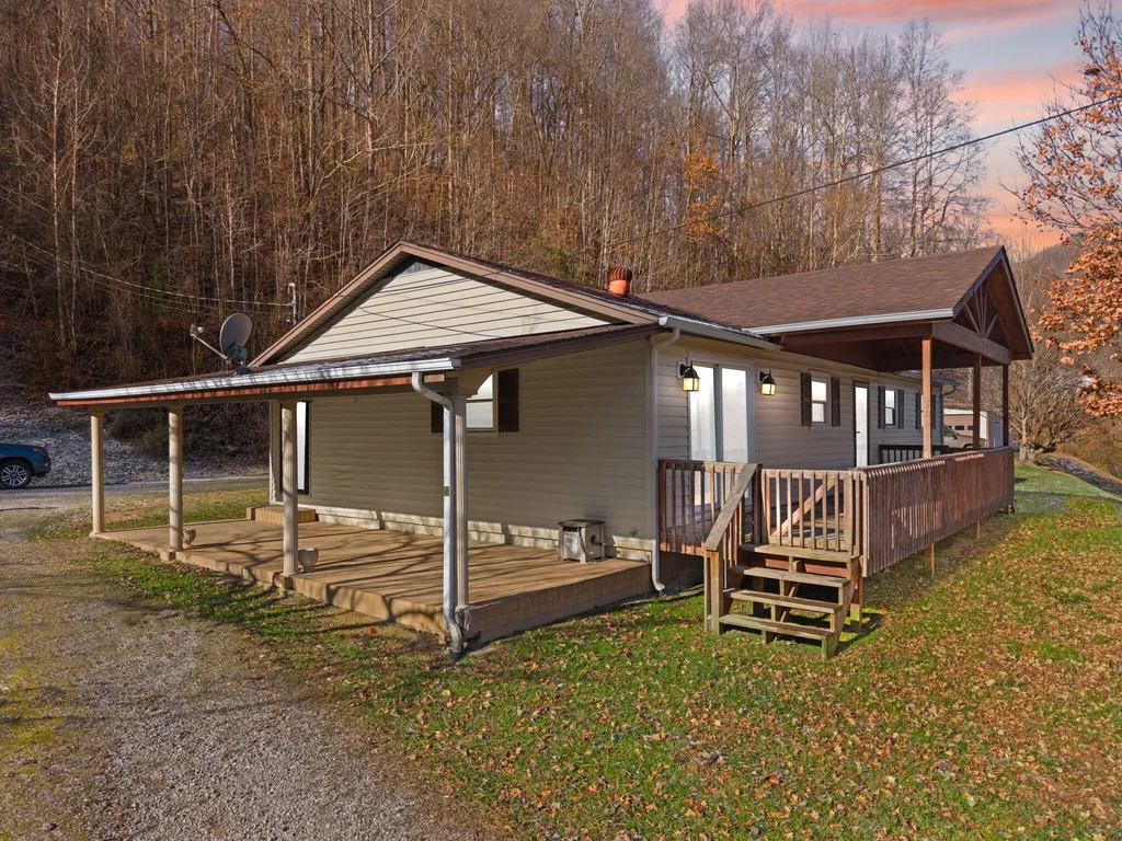 177 White Church Right Frk Road Pineville KY 40977