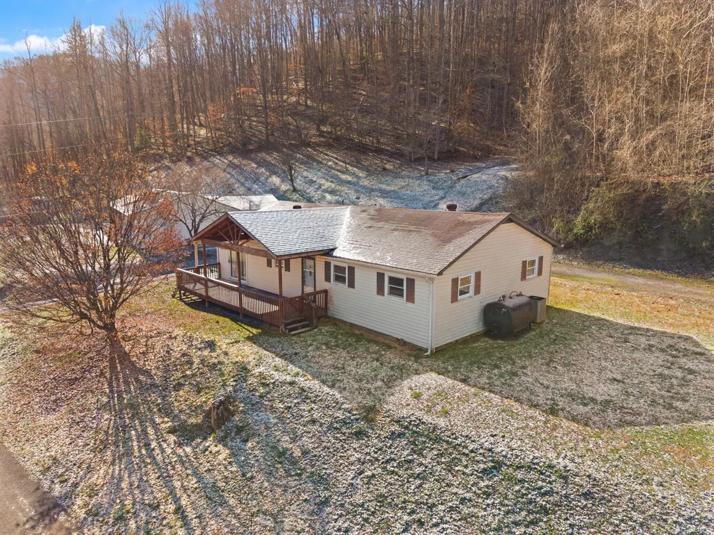 177 White Church Right Frk Road Pineville KY 40977