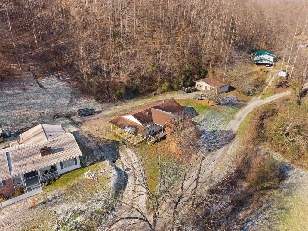 177 White Church Right Frk Road Pineville KY 40977