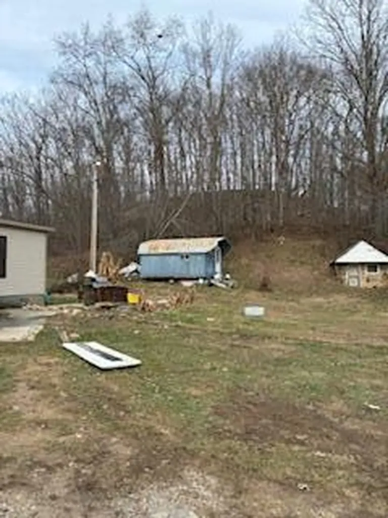 563 Moores Creek Greenhill Road Annville KY 40402