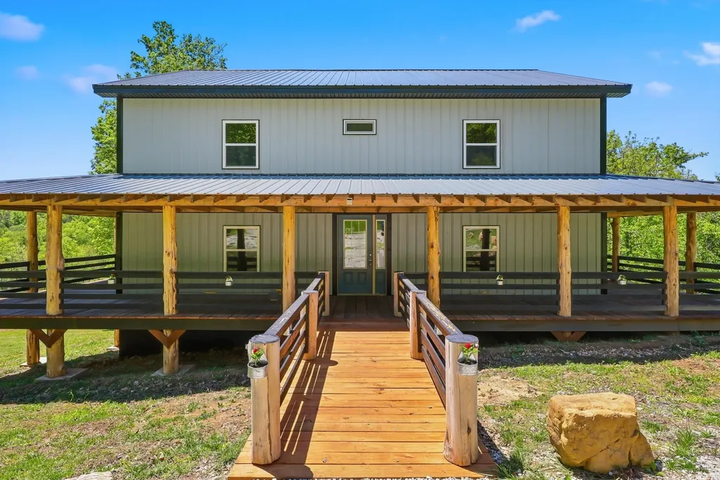 1237 Burton Williams Road Irvine KY 40336