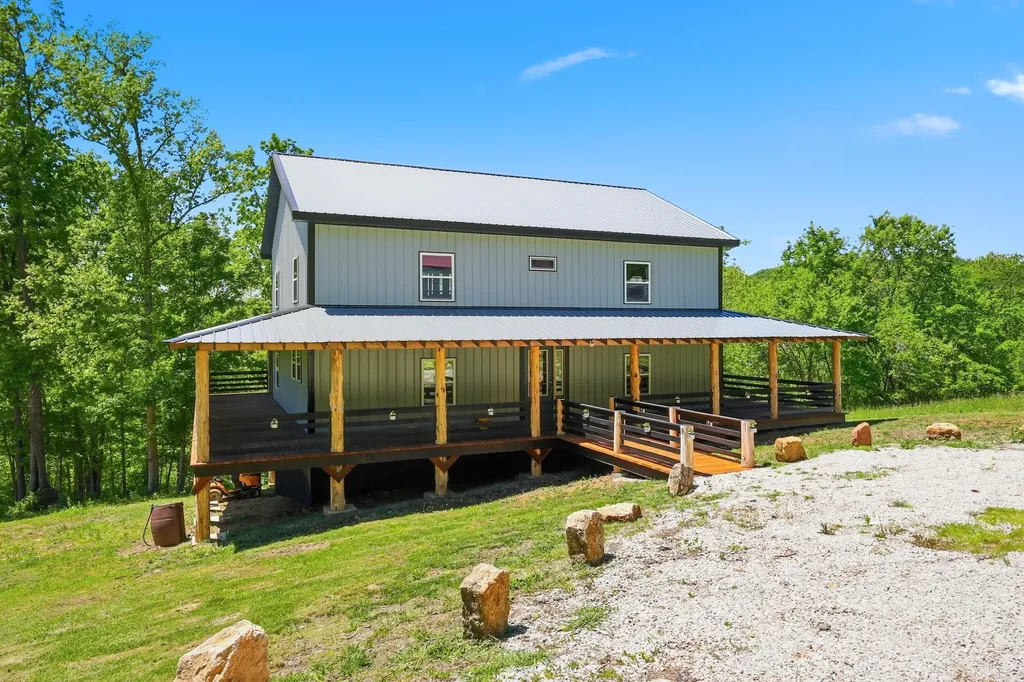 1237 Burton Williams Road Irvine KY 40336