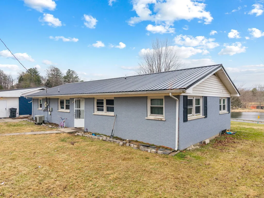 1165 S Ky-11 Beattyville KY 41311