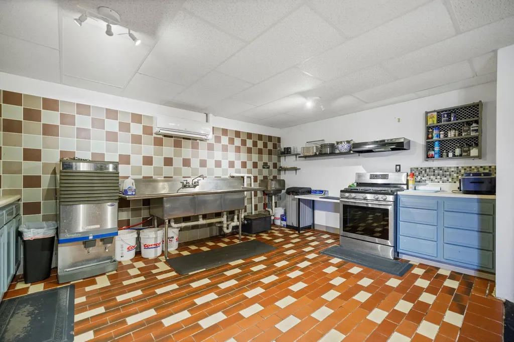 1165 S Ky-11 Beattyville KY 41311