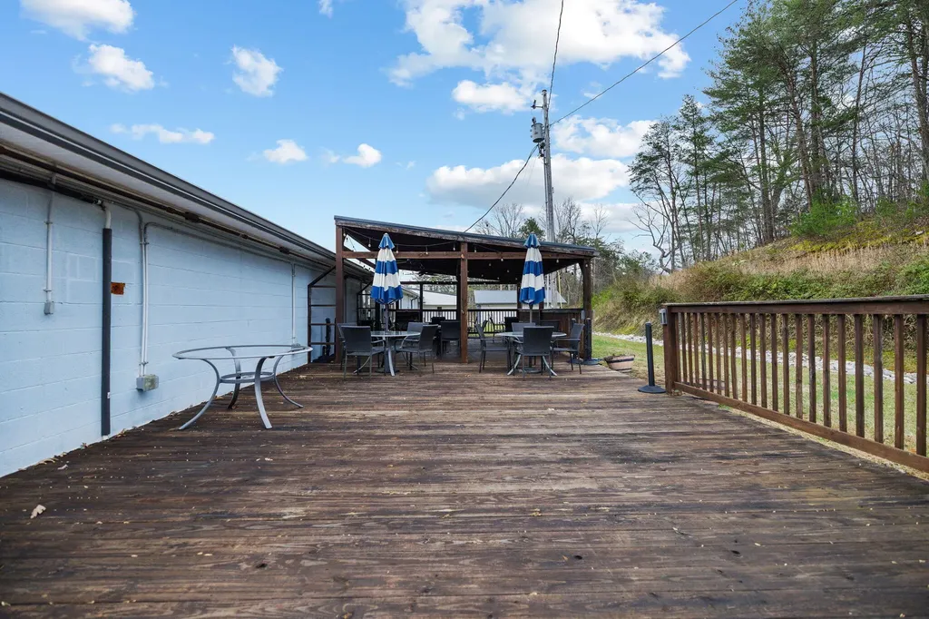 1165 S Ky-11 Beattyville KY 41311