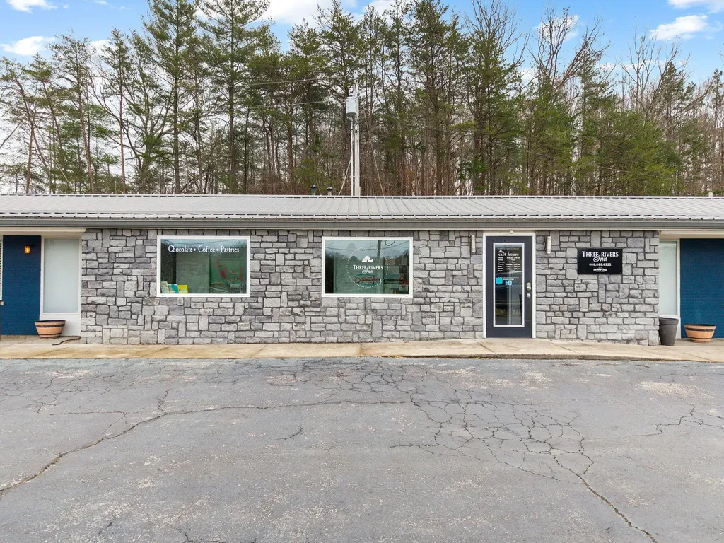 1165 S Ky-11 Beattyville KY 41311