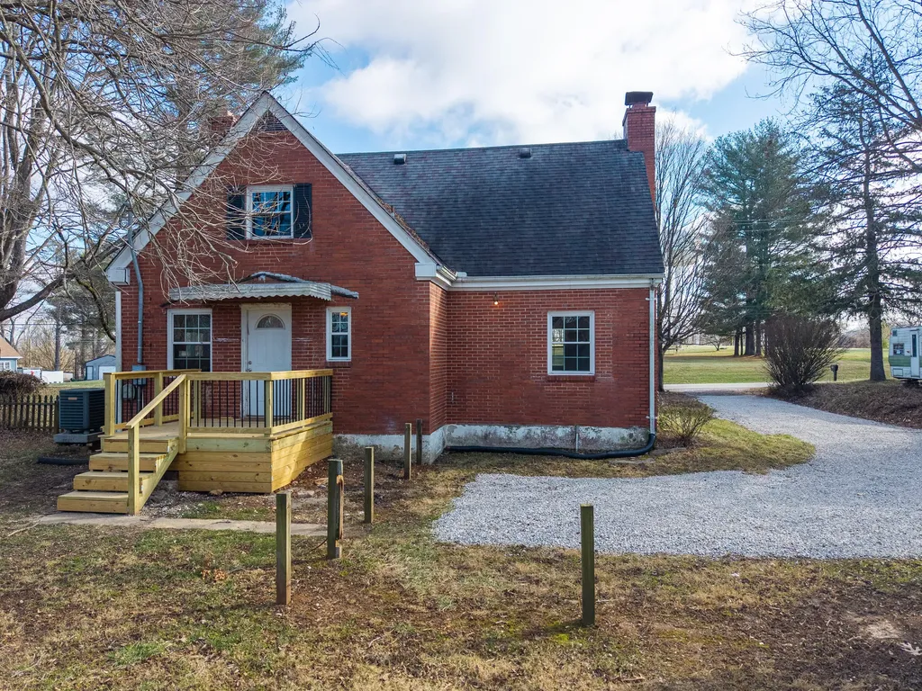 267 Stanford Street Science Hill KY 42553