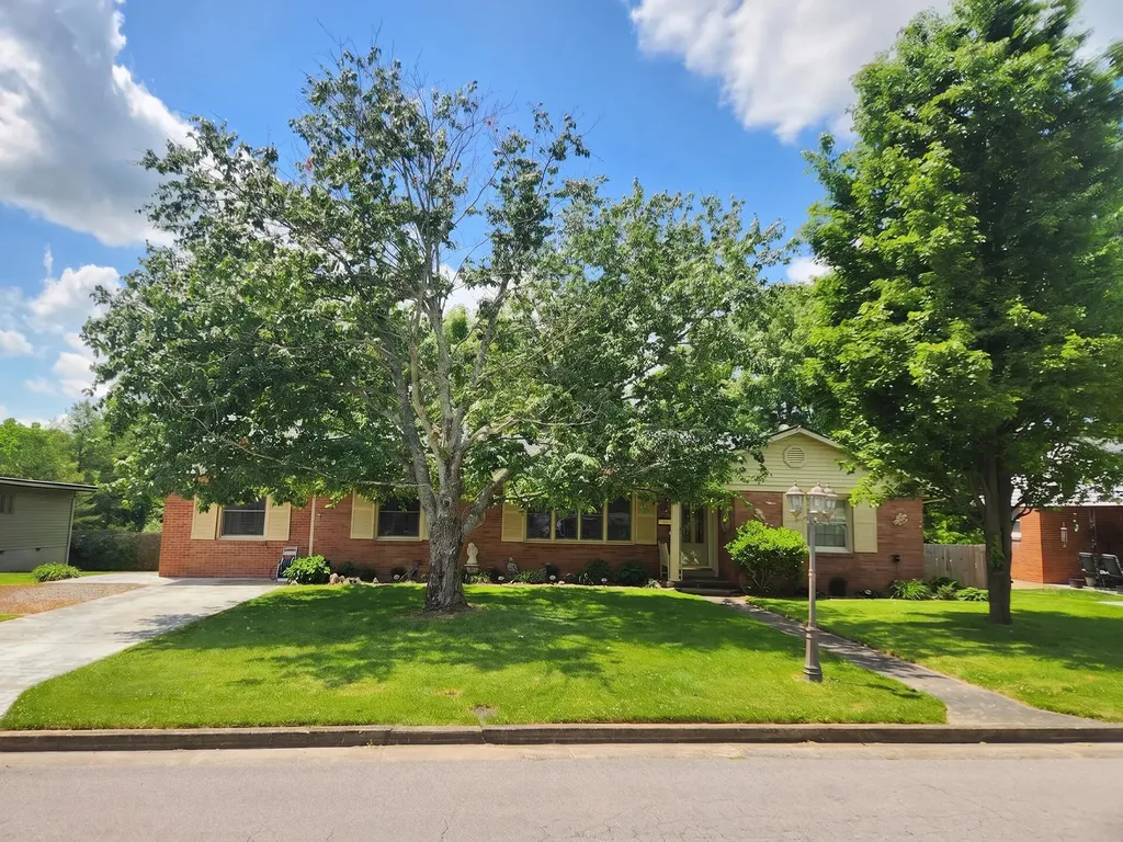 308 Kennedy Heights Carlisle KY 40311