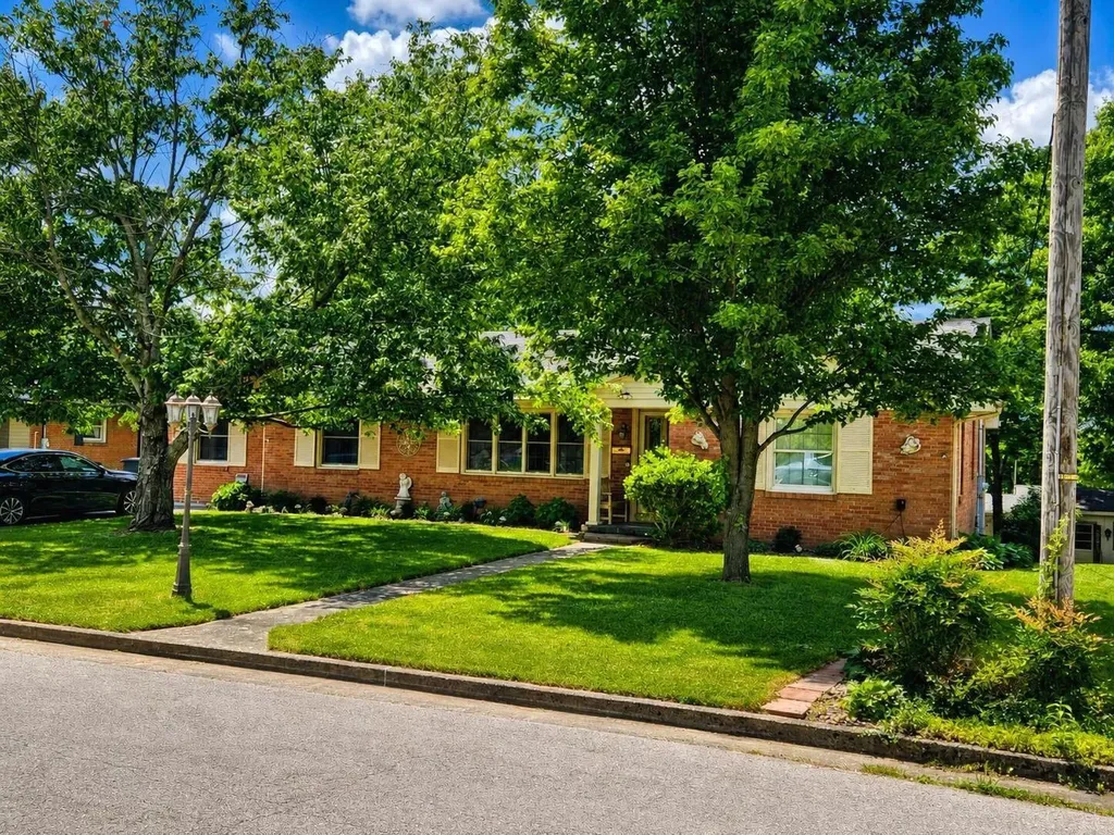 308 Kennedy Heights Carlisle KY 40311
