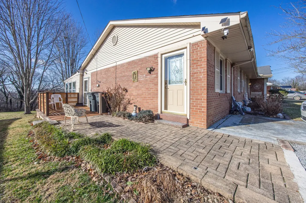 308 Kennedy Heights Carlisle KY 40311
