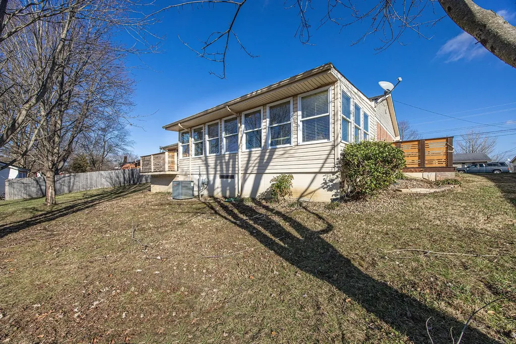 308 Kennedy Heights Carlisle KY 40311
