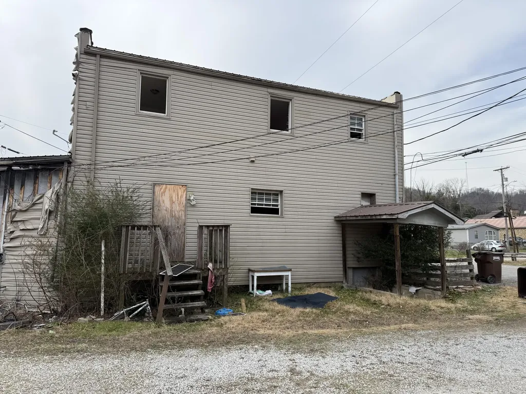 2517 N Main Street Hazard KY 41701