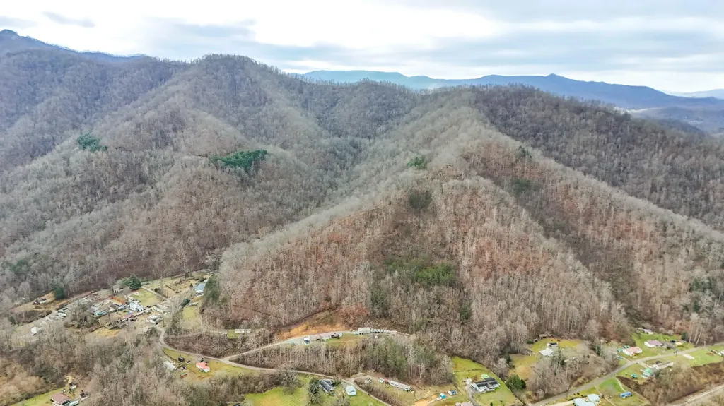 9999 Highway 3451 Harlan KY 40831