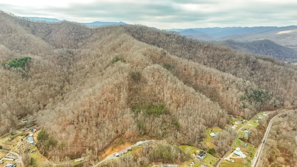 9999 Highway 3451 Harlan KY 40831