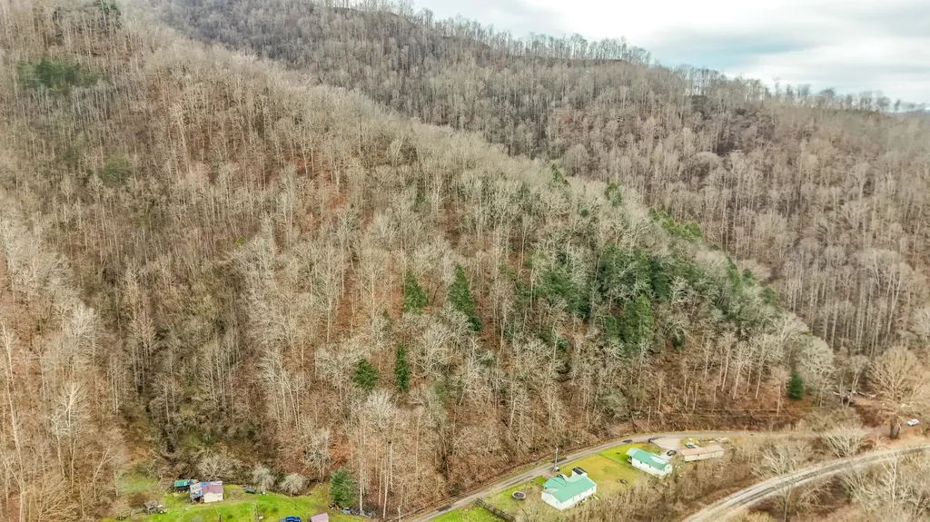 9999 Highway 3451 Harlan KY 40831