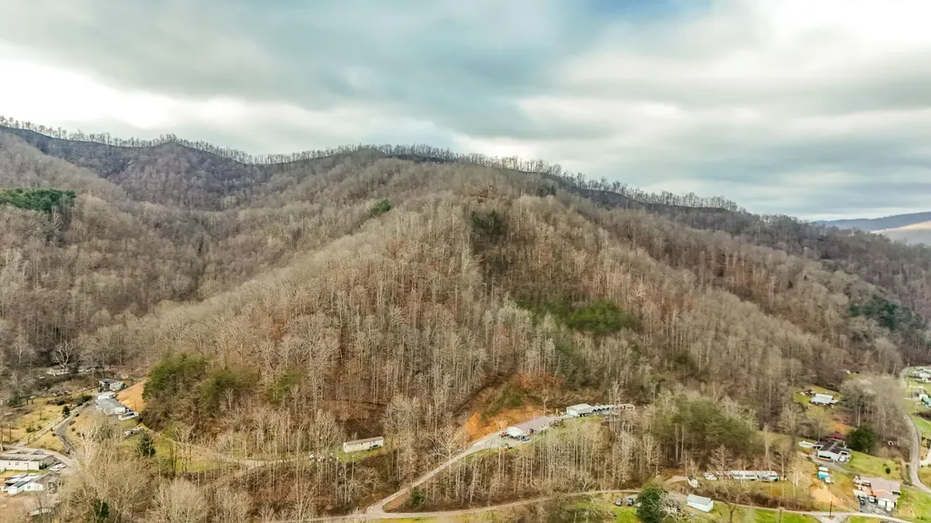9999 Highway 3451 Harlan KY 40831