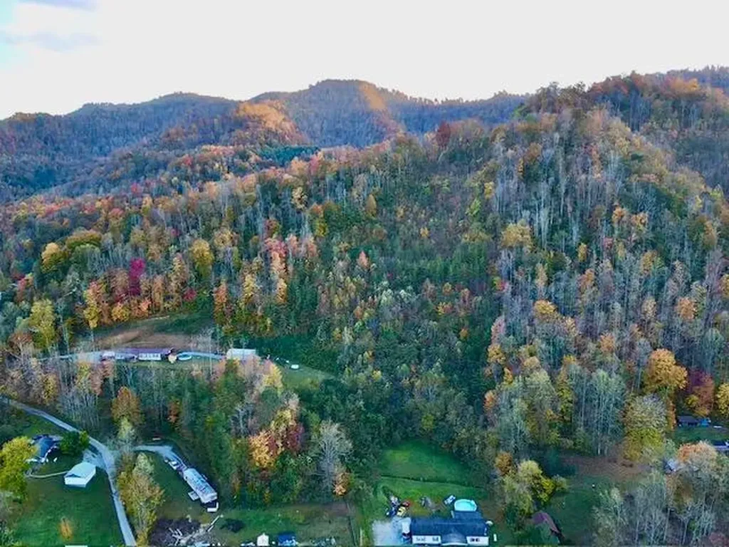 9999 Highway 3451 Harlan KY 40831