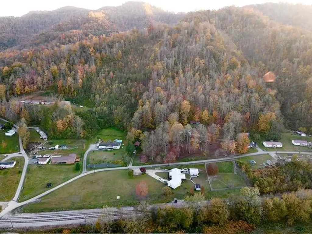 9999 Highway 3451 Harlan KY 40831