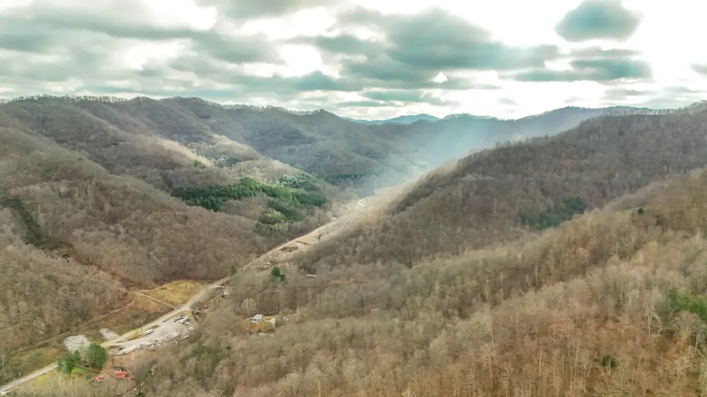 9999 Highway 3451 Harlan KY 40831