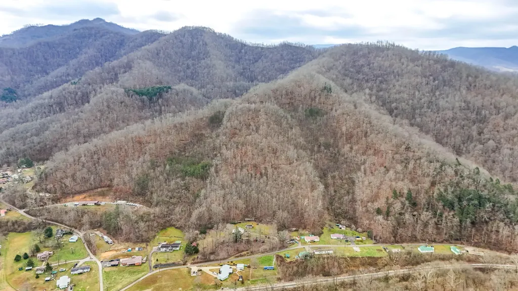 9999 Highway 3451 Harlan KY 40831